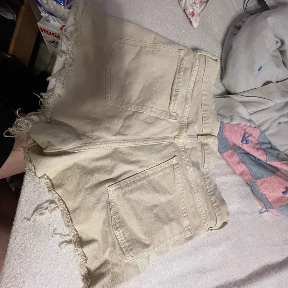 Shorts - Picture 2 of 3